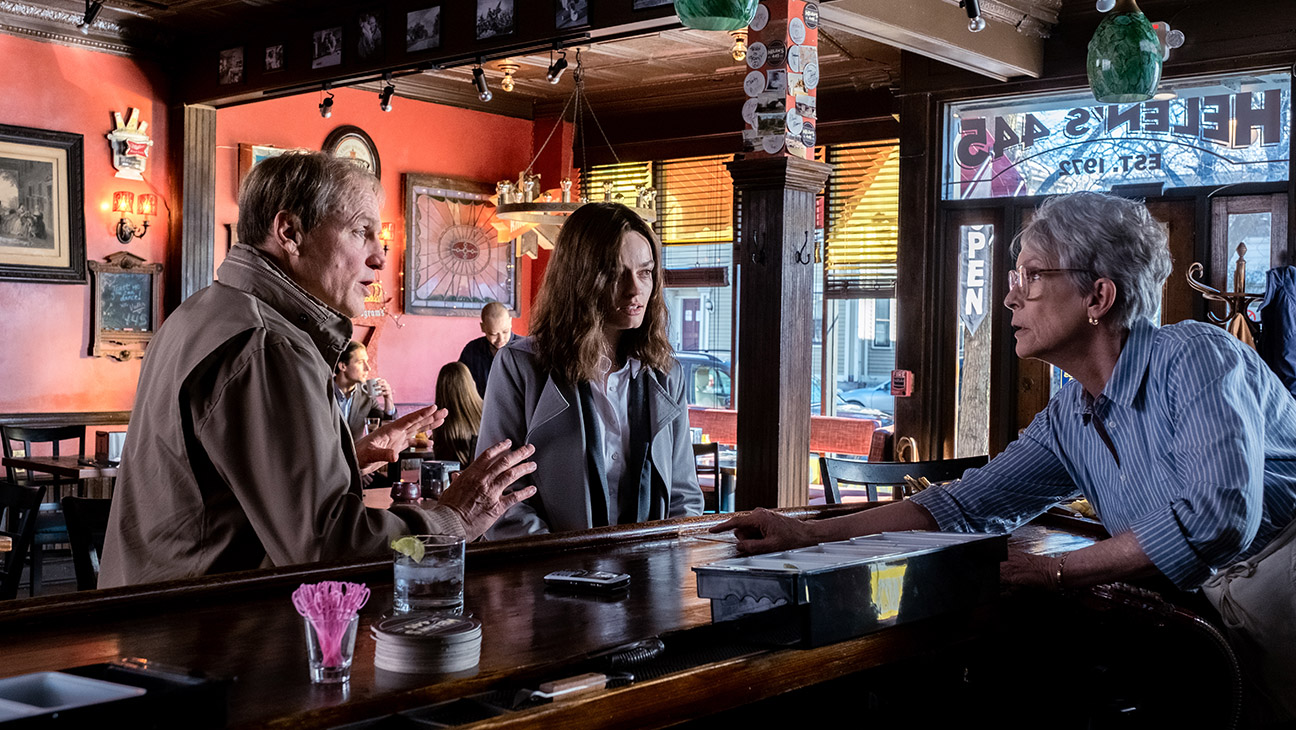 (L-R): Woody Harrelson as Eddie McCay, Emma Mackey as Ella McCay, and Jamie Lee Curtis as Helen McCay in 20th Century Studios' Ella McCay