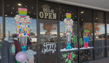 National Retail Federation predicts holiday spending to surpass $1 trillion