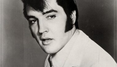 What was Elvis Presley's last number one single?