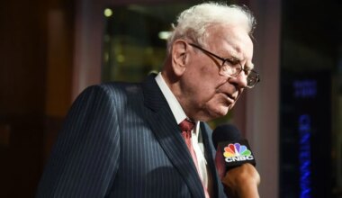 What Warren Buffett’s Grocery List Teaches About Spending Smarter