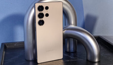 Galaxy S25 Ultra standing