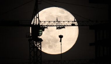 Exact time to see tonight’s ‘cold moon’ as last supermoon of 2025 peaks - The Independent