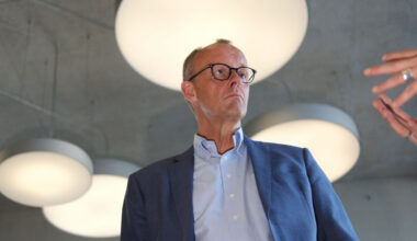 CDU Federal Chairman Merz at pharmaceutical company