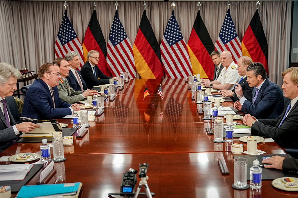 Defense Minister Boris Pistorius travels to the USA