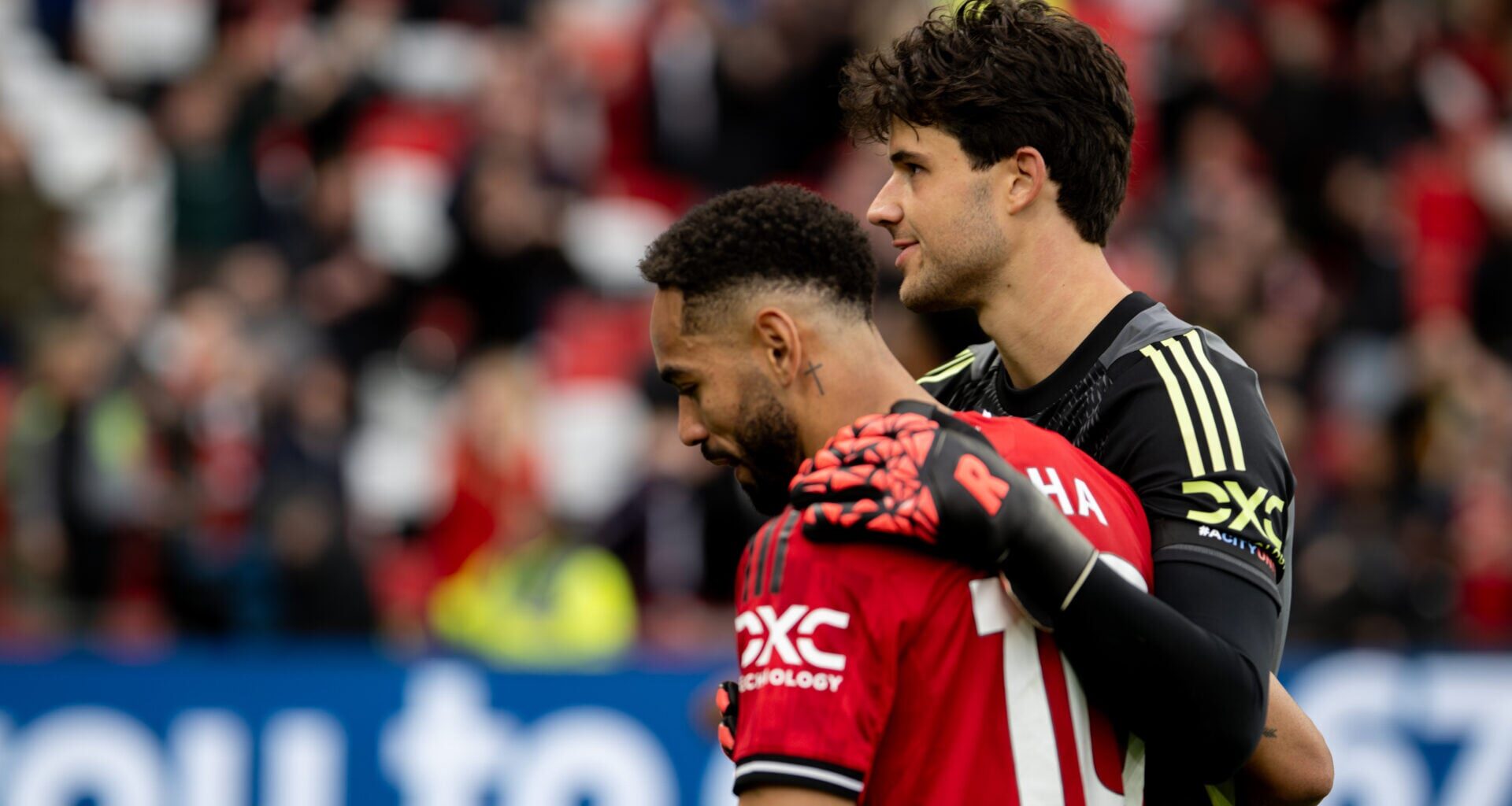 'Impressed'... Tom Heaton says Senne Lammens did 'something different' compared with Man Utd's three other signings