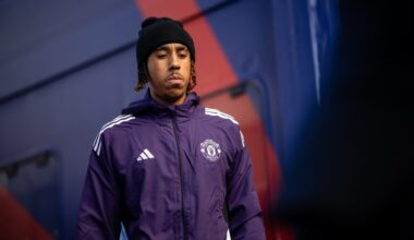 Rio Ferdinand responds to how he saw Leny Yoro looking on the substitutes' bench after early Man Utd change