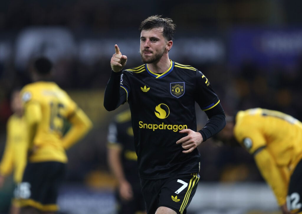 Mason Mount during the Premier League match between Wolves and Manchester United at the Molineux in 2025 in Wolverhampton, England.