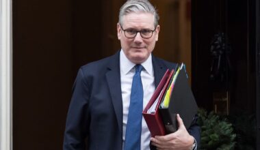 Starmer insists Europe ‘united behind Ukraine’ after Trump’s attack – POLITICO