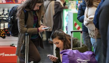 Travelers from London to Paris stranded as power problems, stuck train shut down Channel Tunnel