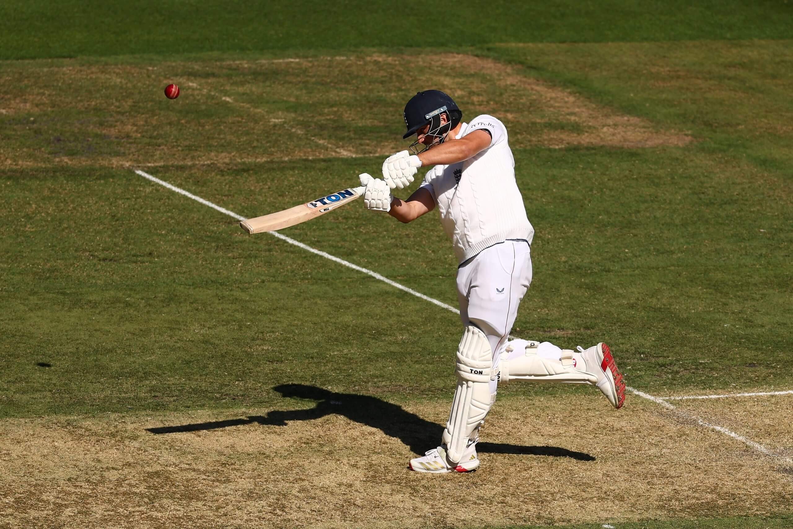 Will Jacks dances down the pitch
