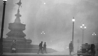 December 5, Great Smog of London descends