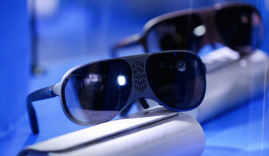 Chinese Startup Builds Chip To Enable Ultralight Headsets