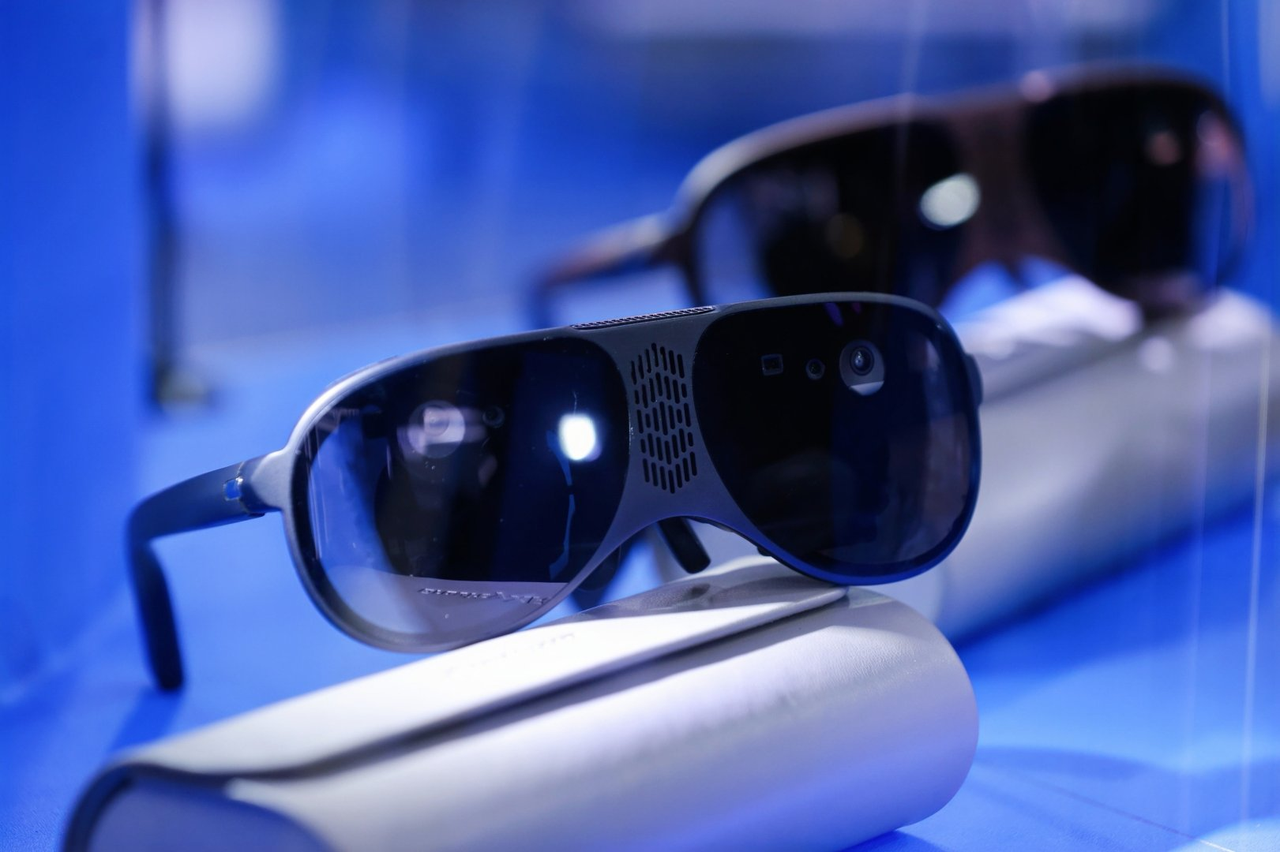 Chinese Startup Builds Chip To Enable Ultralight Headsets