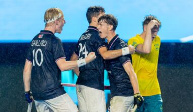 The game turned completely on its head in the final quarter as France cut through Australia's defence to score five unanswered goals. (FIH)