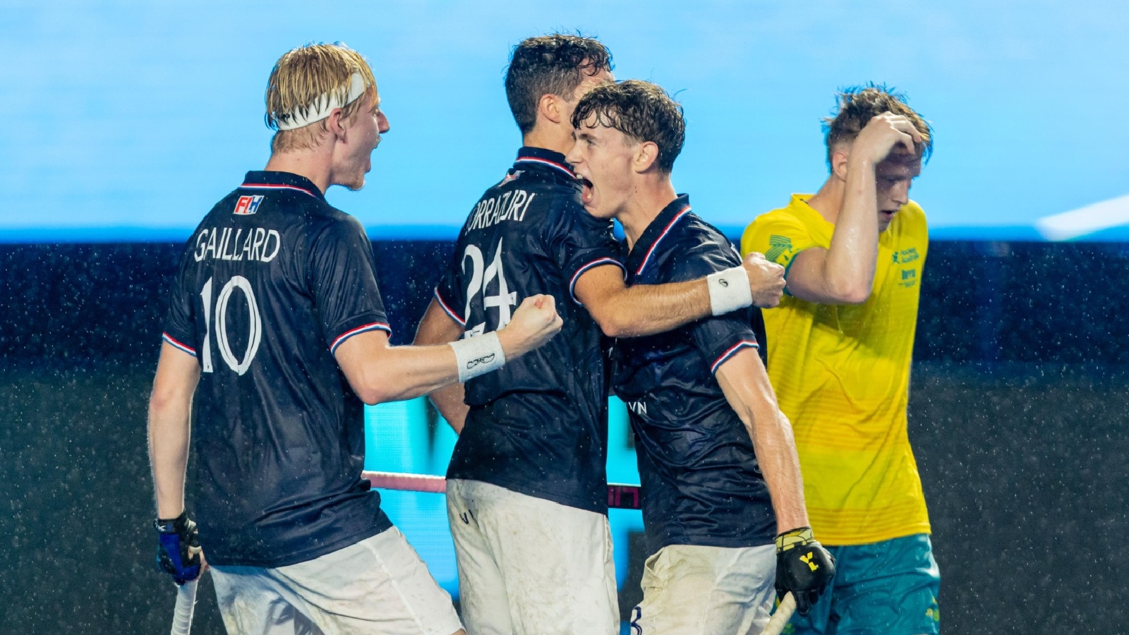 The game turned completely on its head in the final quarter as France cut through Australia's defence to score five unanswered goals. (FIH)