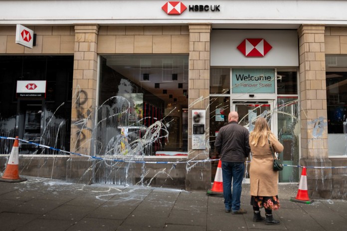 The HSBC branch on Hanover Street in Edinburgh appears to have been vandalised by pro-Palestine activists (C) @edinastine / Instagram