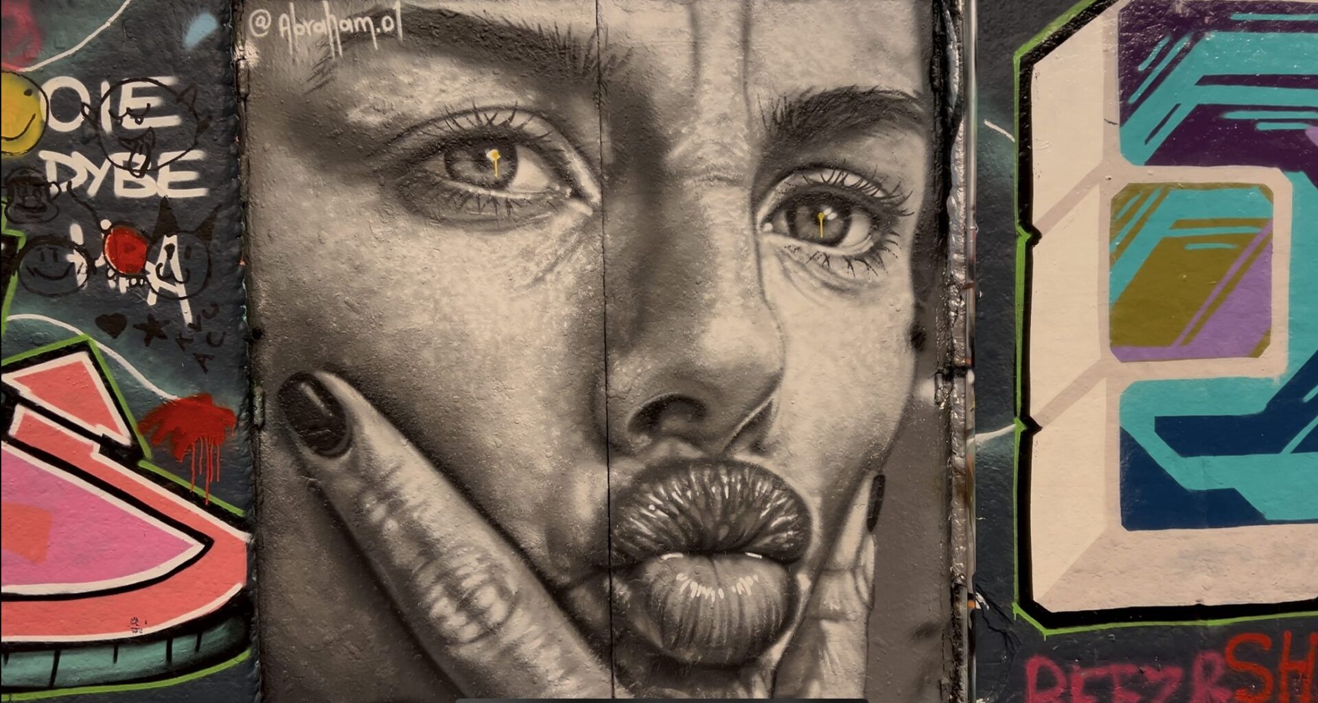 The world of art remains unresponsive to London's expansive graffiti scene, say artists