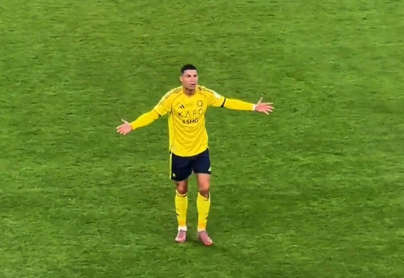Cristiano Ronaldo rages at disallowed goal