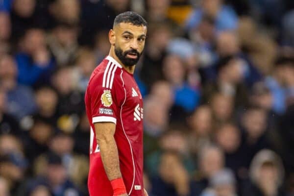 MANCHESTER, ENGLAND - Sunday, November 9, 2025: Liverpool's Mohamed Salah reacts to seeing his shot go wide during the FA Premier League match between Manchester City FC and Liverpool FC at the City of Manchester Stadium. (Photo by David Rawcliffe/Propaganda)