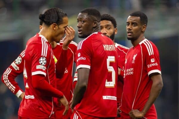 MILAN, ITALY - Tuesday, December 9, 2025: Liverpool's captain Virgil van Dijk, Ibrahima Konaté, Alexander Isak, Hugo Ekitike and Joe Gomez form a huddle during the UEFA Champions League game between Internazionale Milano and Liverpool FC at the Stadio San Siro. (Photo by David Rawcliffe/Propaganda)