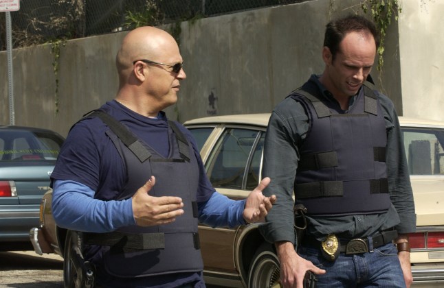 TELEVISION PROGRAMMES: The Shield, TV3 Monday 24 Oct Michael Chiklis (Detective Vic Mackey), Walton Goggins (Detective Shane Vendrell)
