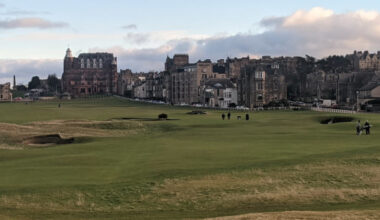 Can you play golf on Christmas Day?