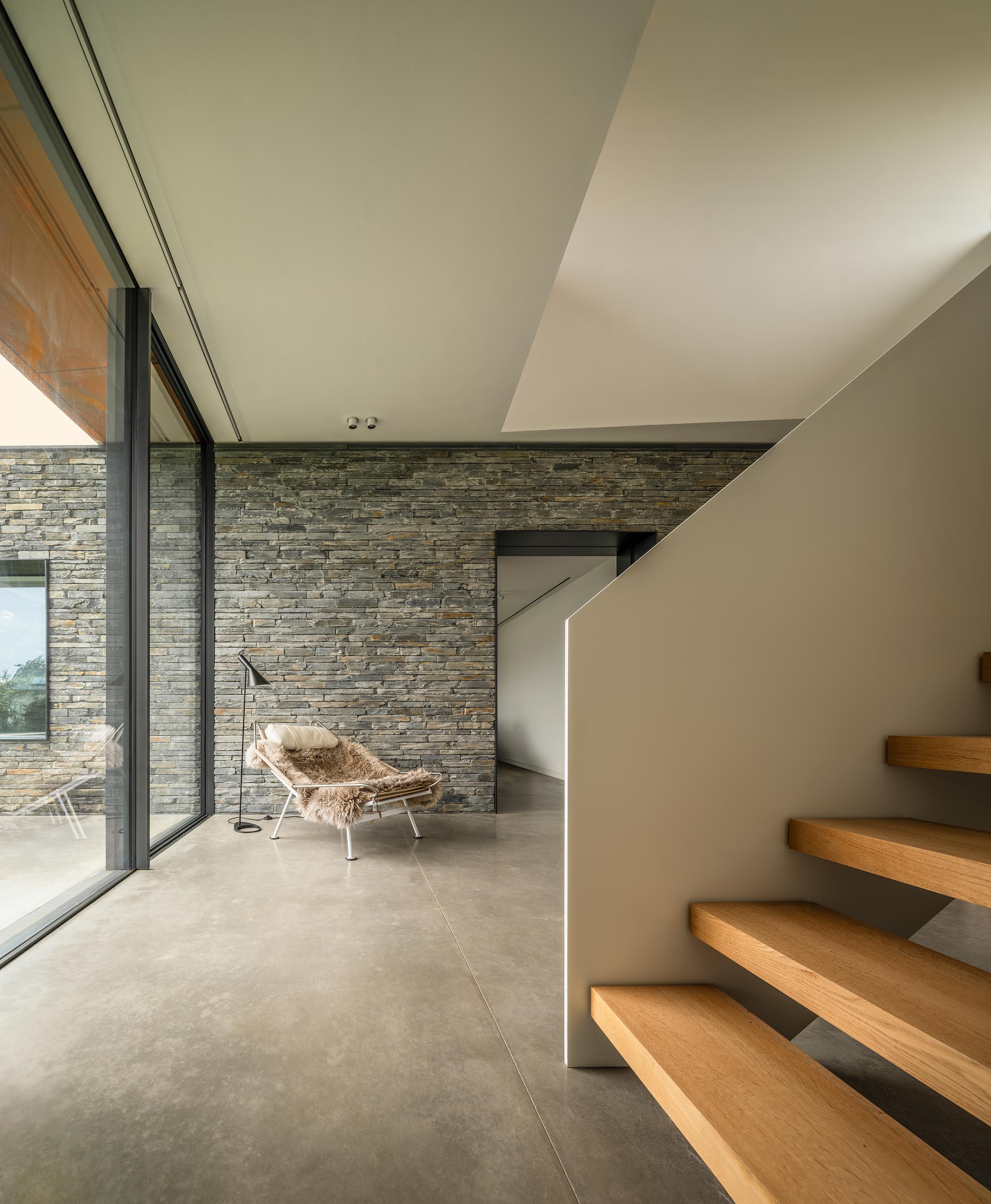 Porthmadog House, Wales, by Str&ouml;m Architects