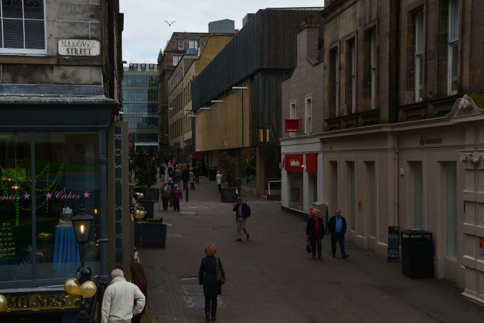 Rose Street has been described as the closest thing Edinburgh has to a pedestrianised street, but is not actually pedestrianised (C) Lewis Clarke / Wikimedia Commons