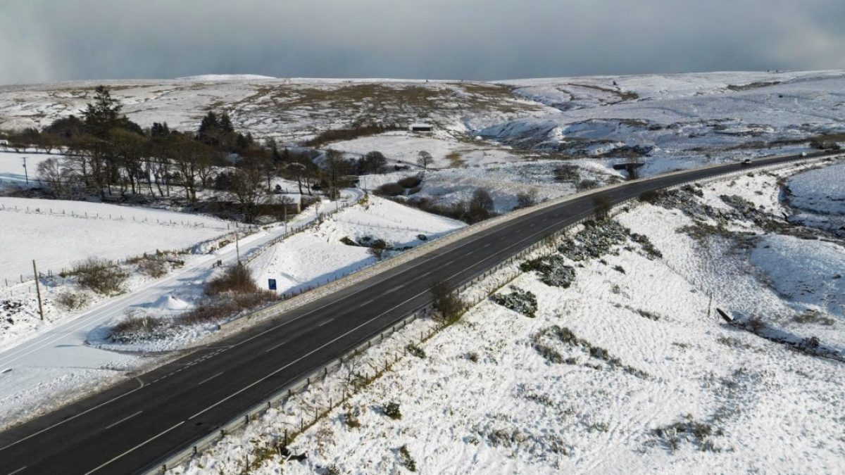 Seven-day amber health alerts issued for all of England as freezing spell begins