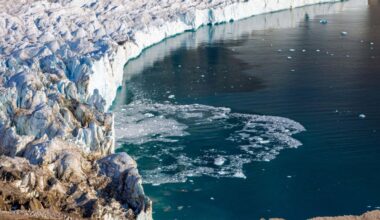 Calving at the front of the Hisinger Glacier in Greenland