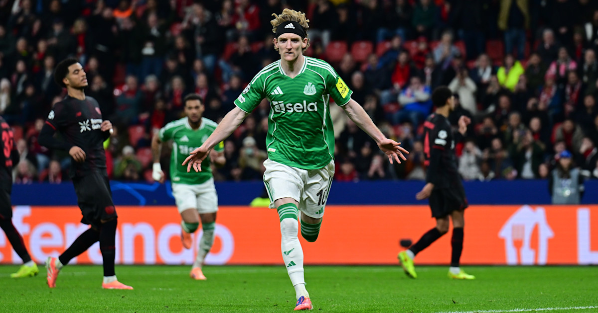 Newcastle United's Eddie Howe & Anthony Gordon react to Leverkusen draw