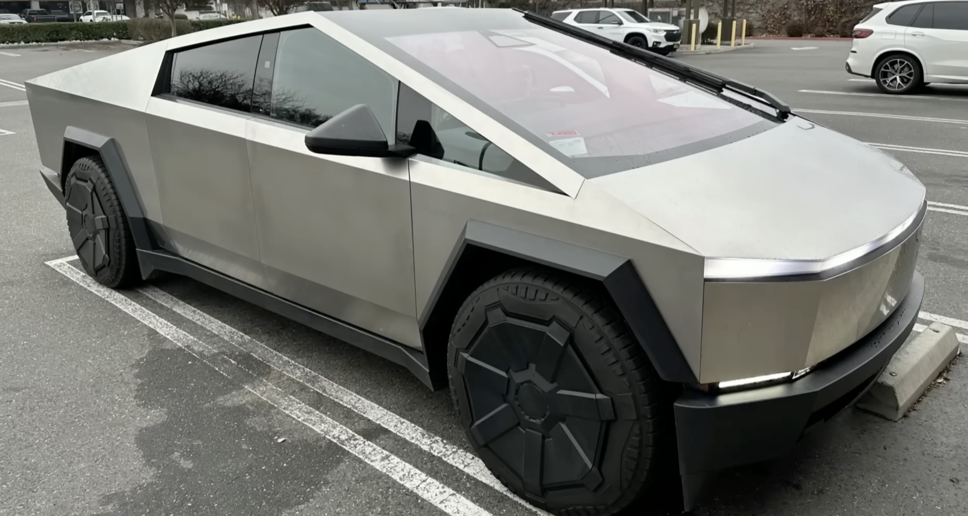 Exactly Why the Cybertruck Sucks — Streetsblog USA