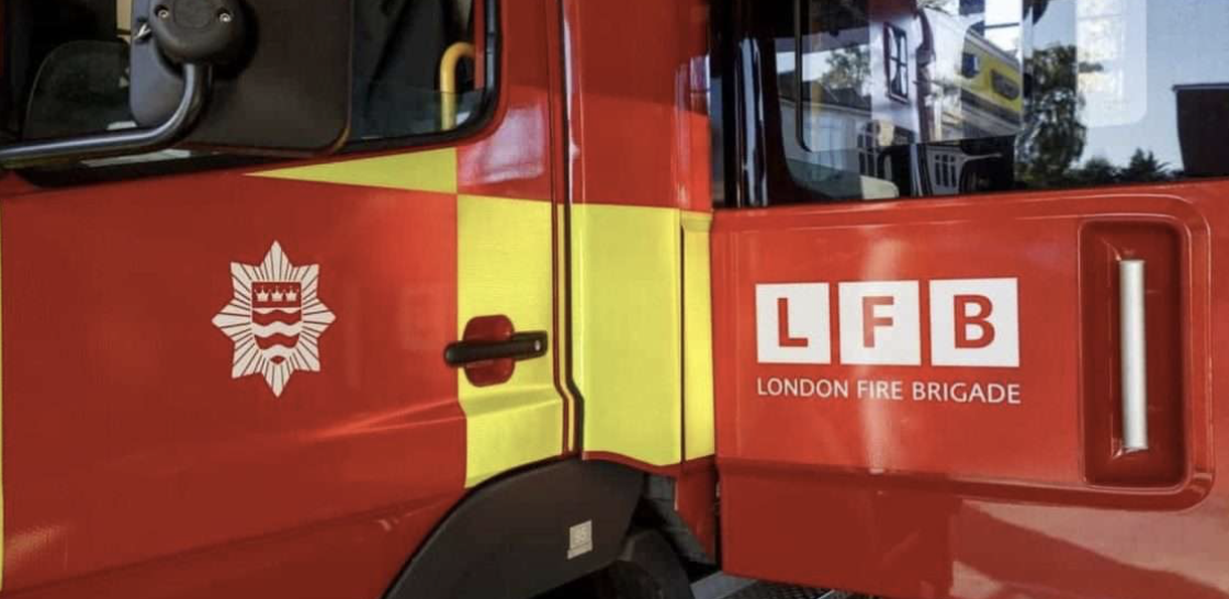 Man rushed to hospital following Brixton flat fire – Southwark News