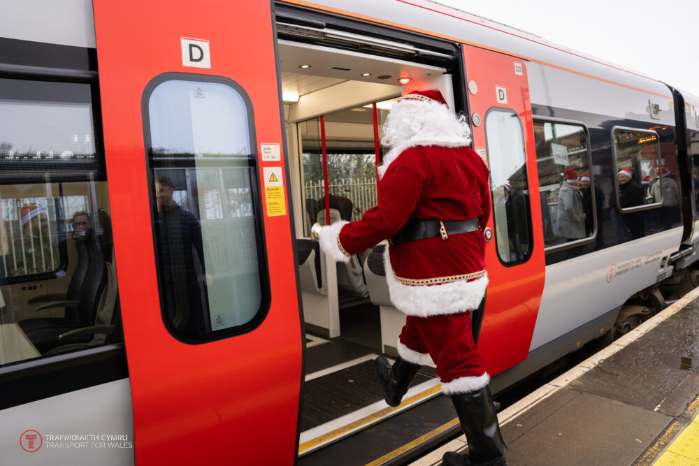 Urgent Christmas and New Year travel advice issued as key engineering takes place