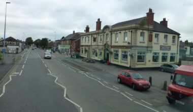 Public meeting erupts into anger as A57 lane scrap plans dubbed "complete shambles"