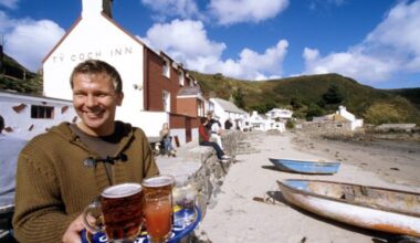 Welsh pub named 'Best Spot for a Seaside Pint' in the UK