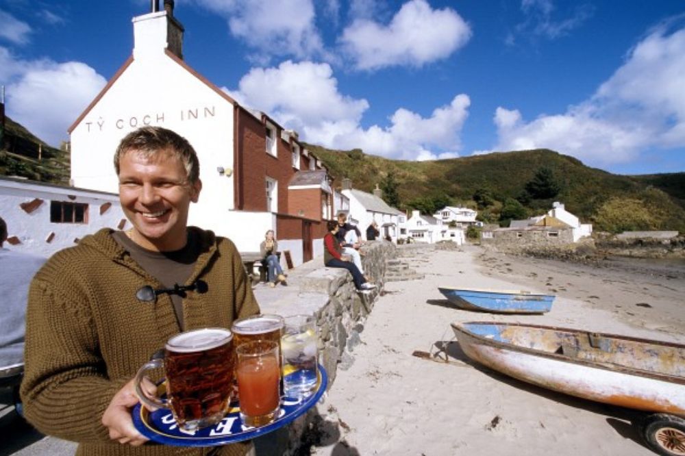Welsh pub named 'Best Spot for a Seaside Pint' in the UK