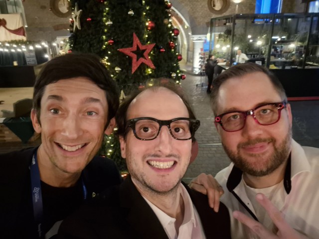 vive eagle smartglasses group picture