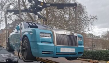 £250k Rolls Royce towed in crackdown on supercars illegally parking in London - London Evening Standard