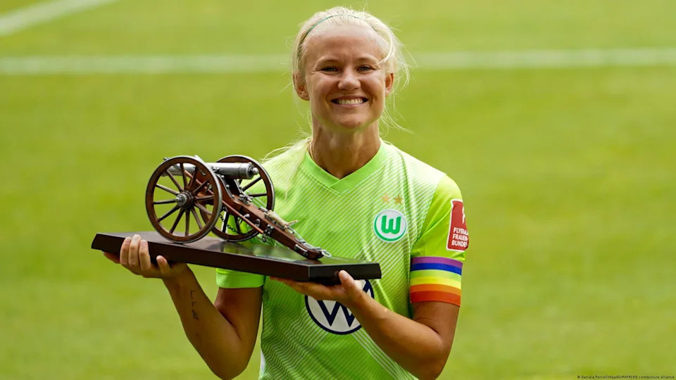 Pernille Harder – 43 goals* - Despite not yet winning the Champions League, her goal-scoring prowess earned Harder individual recognition multiple times. She was twice awarded UEFA Women’s Player of the Year and once Forward of the Season. Her eight goals in 2018-2019 made her top goal scorer of that season's tournament. She has won league titles at Wolfsburg, Chelsea, and most recently Bayern Munich. *as of November 14, 2025.<span class="copyright">Daniela Porcelli/Spp/ZUMAPRESS.com/picture alliance</span>