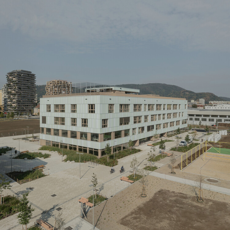 AHS Reininghaus Secondary School / j-c-k - Exterior Photography