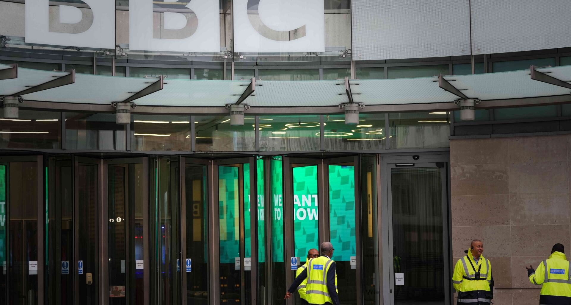 Trump sues BBC for $10bn over edited 2021 US Capitol riot speech | Donald Trump News