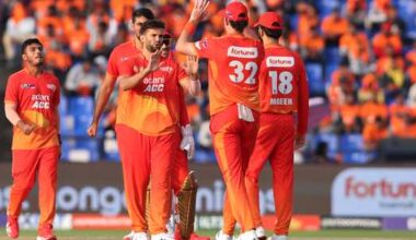 azmatullah-omarzai-hit-26-ball-46-and-then-picked-up-227