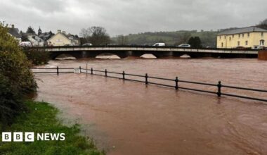 Weather map showing two warnings covering parts of north and south Wales