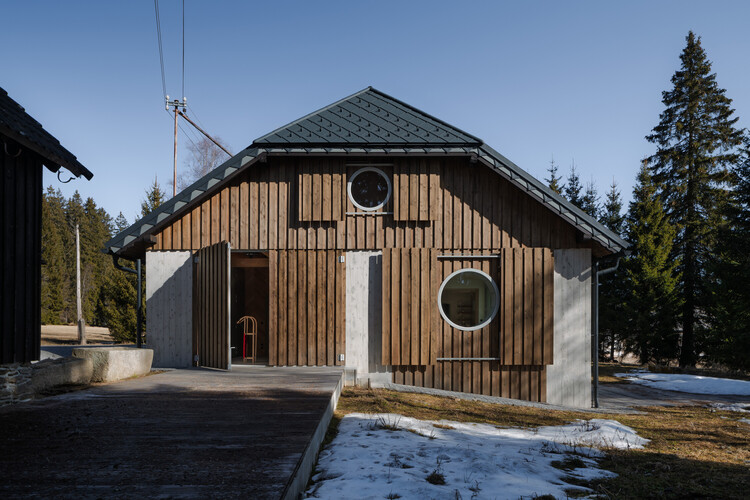 Borová Lada Cottage / Studio Plyš - Image 1 of 38