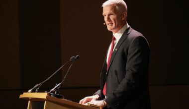 Europe must be ready to deter Russia as ‘shadow of war’ looms, minister warns