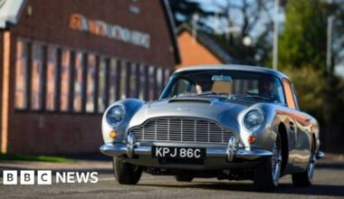 Car made famous by Bond was left to rust on a drive