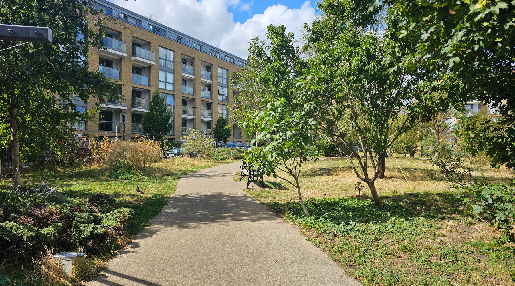 London’s Pocket Parks: Canalside Square, Islington, N1