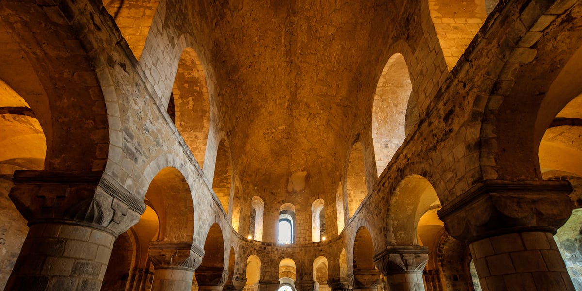 Archaeologists Excavate Tower of London, Unearth Skeletons