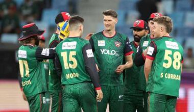 david-payne-broke-through-the-warriorz-batting-with-an-incisive-new-ball-spell